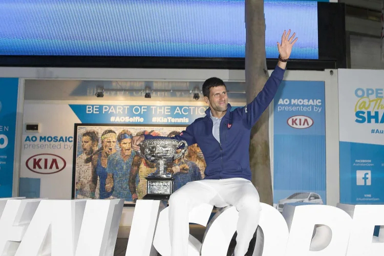 Far From Home, Djokovic ได้รับการยกย่องลูกชายคนโปรด